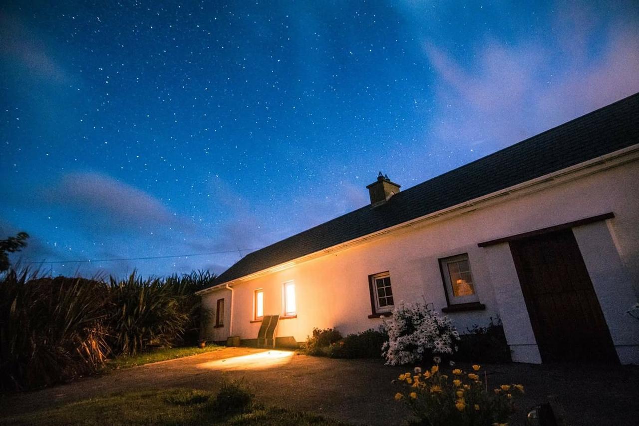 B&B The Red Door Cottage 도니골 외부 사진